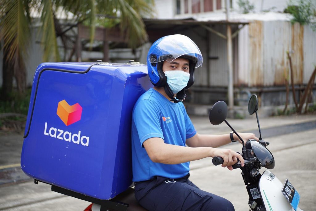 Lazada Logistics juga memperkenalkan layanan logistik multi-channel yang membantu kelancaran pemenuhan pesanan pelanggan bagi brand dan penjual di Indonesia 