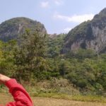 8 Pemanjat Kibarkan Bendera Merah Putih Raksasa di Tebing Gunung Hawu