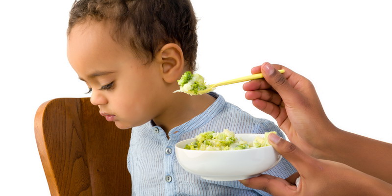 5 Kebebasan yang Harus Dimiliki Anak-Anak di Meja Makan