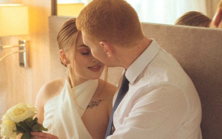 6 Alasan Laki-Laki Suka Bercinta dengan Perempuan yang Lebih Dewasa