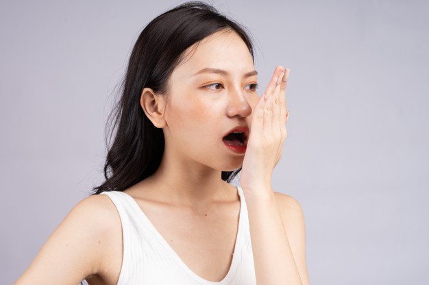 Sering Mengalami Bau Mulut Tidak Sedap? Coba Tips Mudah Ini!