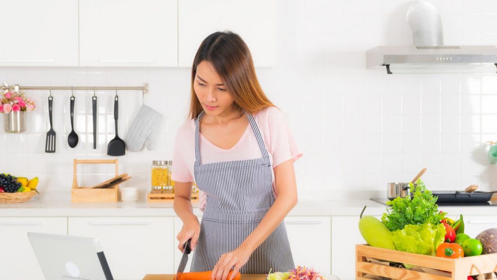 Tumis Tongkol, Sayur Bayam Kaldu Ikan Teri dan Chicken Wings