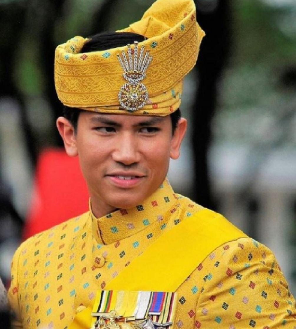 Tradisi Unik Pernikahan Keluarga Kerajaan Melayu Brunei Darussalam Dari Majlis Istiadat Bersuruh