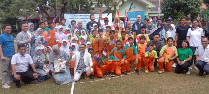 Bibit Unggul Calon Team Nasional Melalui Soccer Clinic Di perguruan Islam Al Syukron Universal Dompet Dhuafa