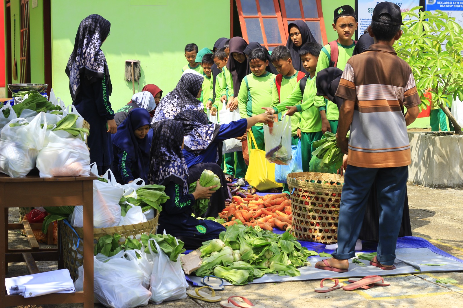 Dompet Dhuafa Tingkatkan Gizi Anak Sekolah dengan Program Sayur Sehat