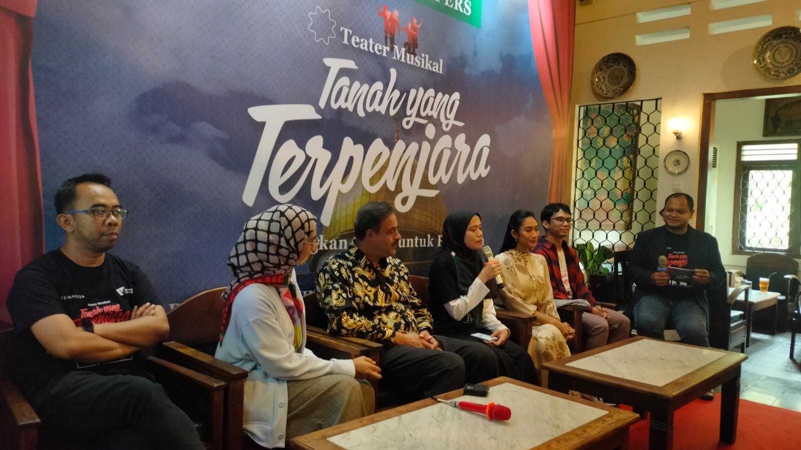 Teater Musikal Tanah Yang Terpenjara