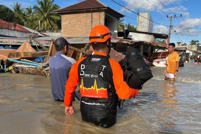 Dompet Dhuafa mendirikan Pos Hangat dan Dapur Umum untuk membantu korban banjir Aceh Tamiang.