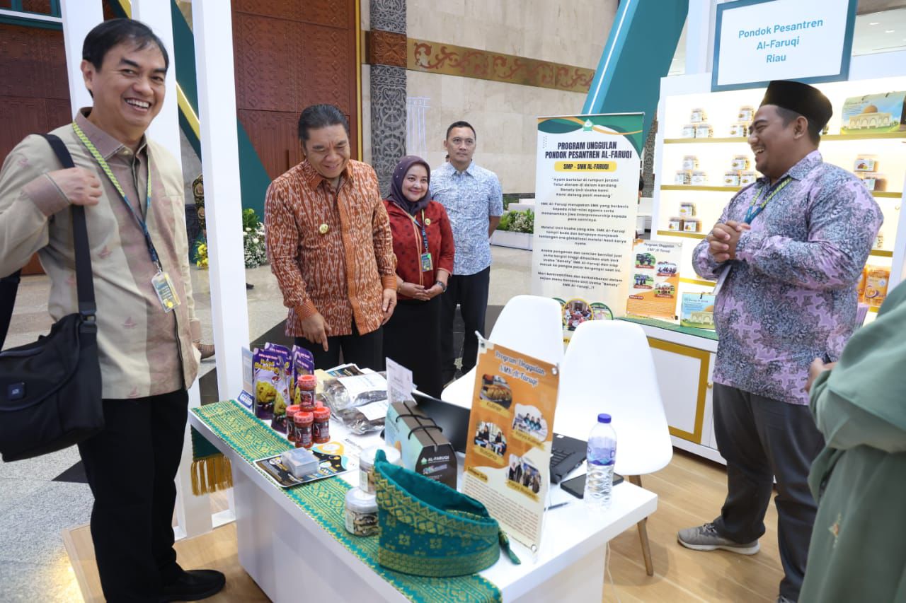 Pj Gubernur Banten Al Muktabar menghadiri pembukaan ISEF 2024 di Jakarta Convention Center, dukung ekonomi syariah di Indonesia