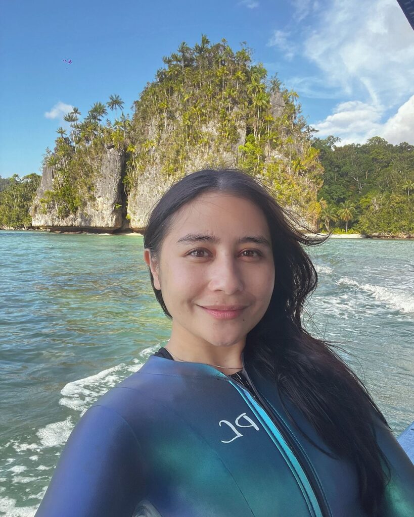 Prilly Latuconsina kini serius mengembangkan bisnis penyewaan yacht. Dengan tiga kapal pesiar, ia menawarkan pengalaman liburan mewah di berbagai destinasi.