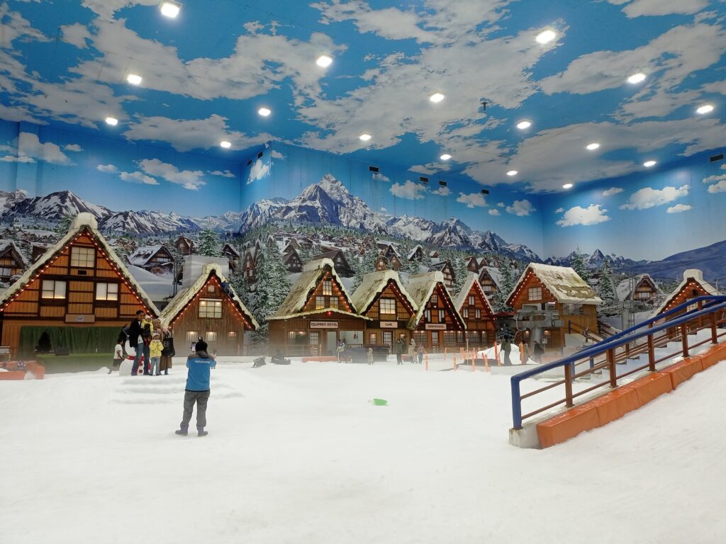 Trans Snow World Bintaro: Wisata Salju Indoor Terbesar di Indonesia dengan Promo Spesial