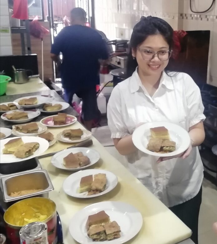 Tia penerus legacy Martabak Bong Ngian