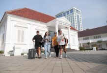 Koper Stupa TUKU Bersama Bagasi: Teman Perjalanan Penuh Cerita