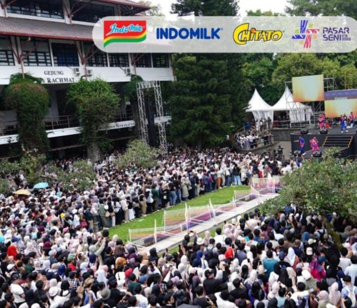 Pasar Seni ITB 2025 hadir dengan semangat baru, melting pot sekaligus ruang dialog antara seni, sains, teknologi, dan masyarakat. (Rektor ITB, Prof.Dr.Ir.Tatacipta Dirgantara,M.T.,).