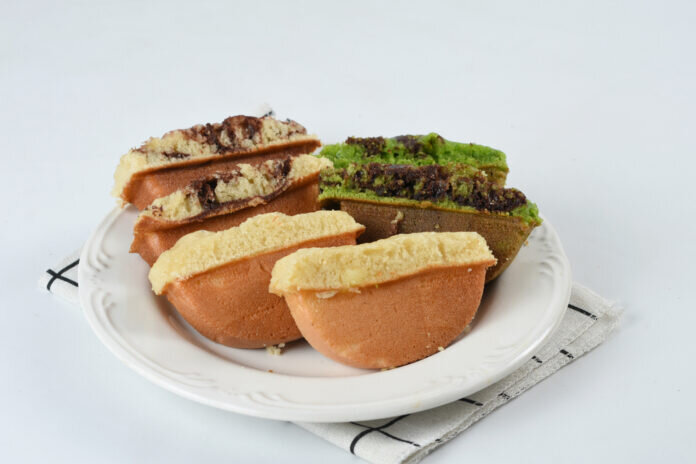 Kue,Pukis,,Traditional,Javanese,Half-moon,Shaped,Pancakes.,Made,From,Flour