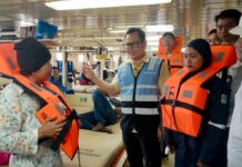 Menguji Kesiapan Awak Kapal Pelni di Tengah Samudra