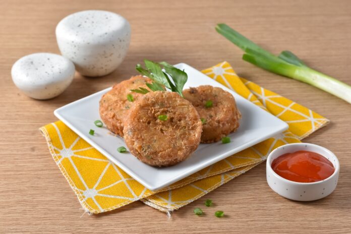 Perkedel,Kentang,Is,Potato,Croquette,Of,Spicy,Ground,Meat,And