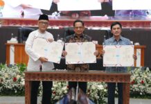 Teken SEB, Mendagri Ajak Pemda Dukung Pembenahan Haji dan Umrah
