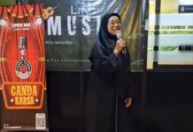 Seni Mengetawakan Masalah: Panduan Komedi Reflektif untuk Kesehatan Mental